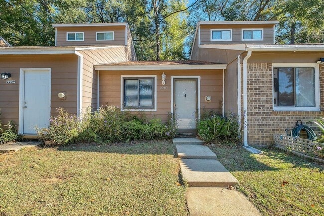 Primary Photo - 2203 Sandpiper St