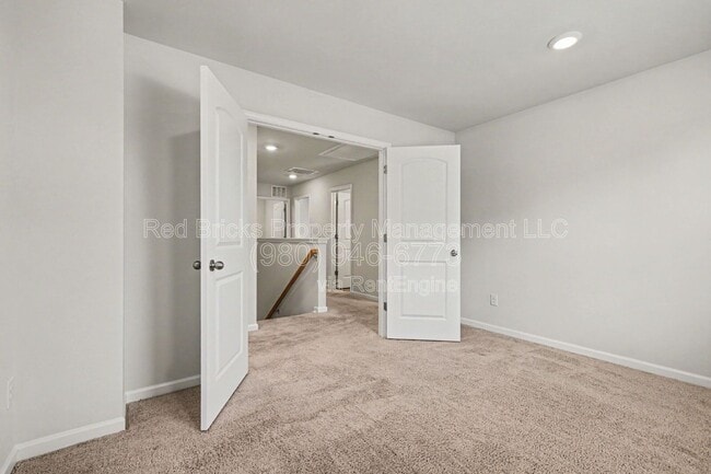 Building Photo - 6018 Weddington Pointe Dr