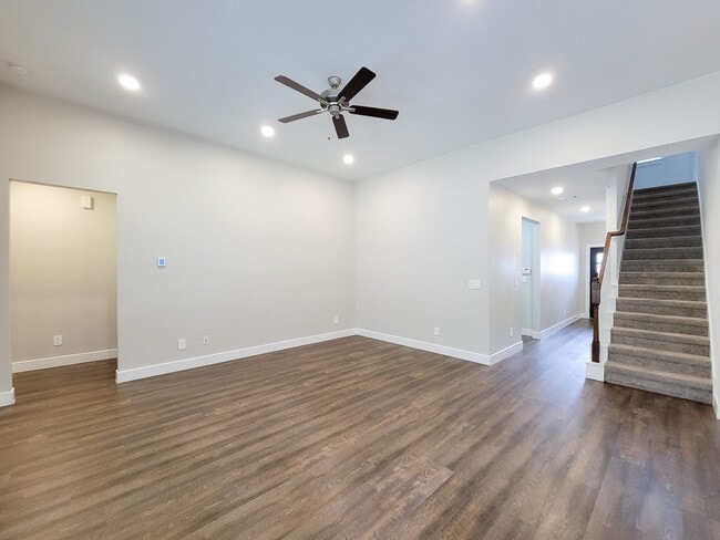 Building Photo - Very functional floor plan, has game room/home office, covered back patio on a big lot. Primary o...