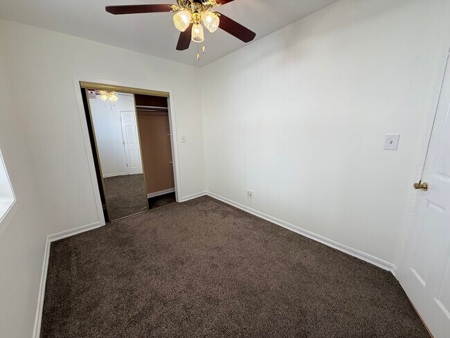 Building Photo - 3643 S Hamilton Ave