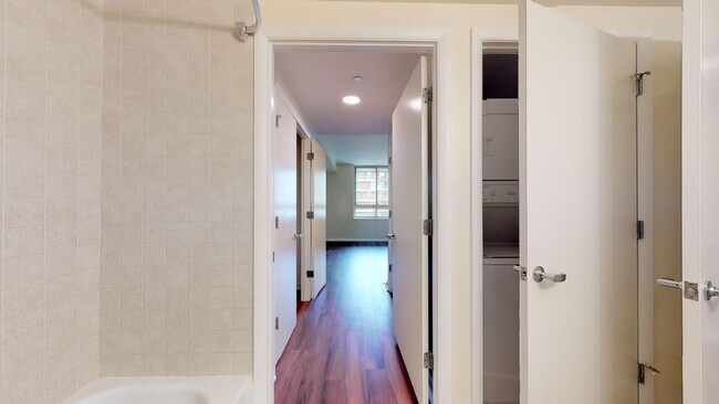 Building Photo - Spacious 1,000 Square Foot Two Bedroom Con...