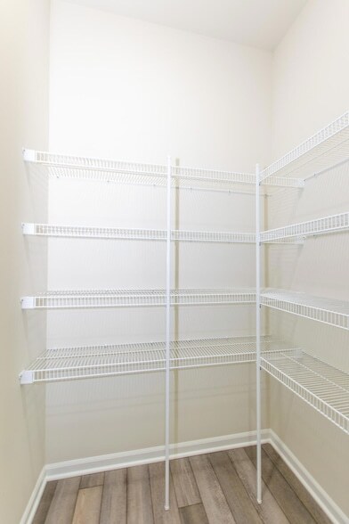 Building Photo - 717 Risdon Trail S