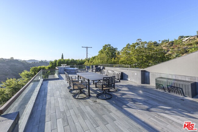 Building Photo - 2271 Gloaming Way