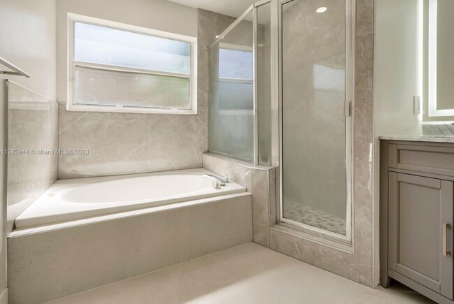 Building Photo - 3025 NW 99th Pl