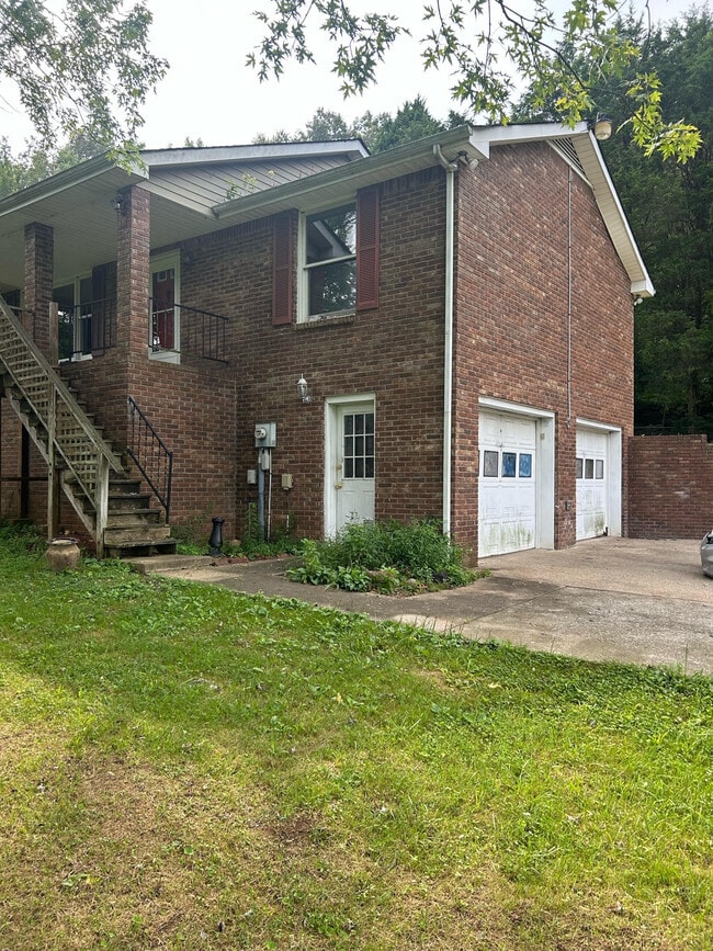 Primary Photo - 3816 Blooming Grove Rd