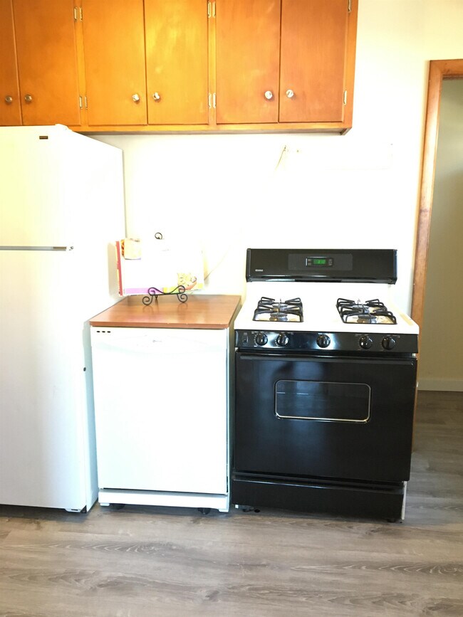 Building Photo - 5608 S 28th Ave