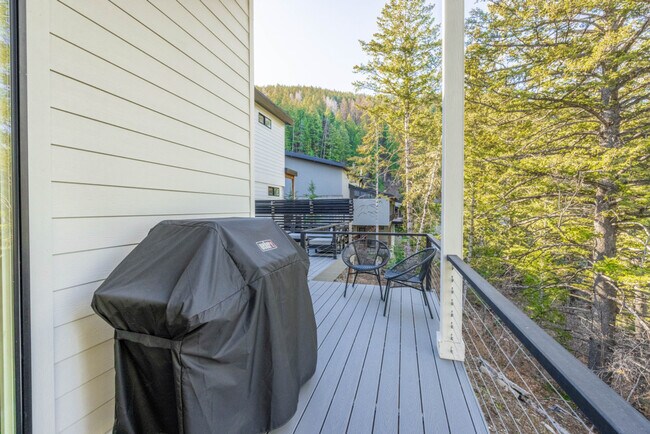 Building Photo - 255 Matterhorn Dr