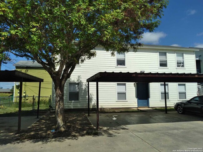 Building Photo - 755 River Rd