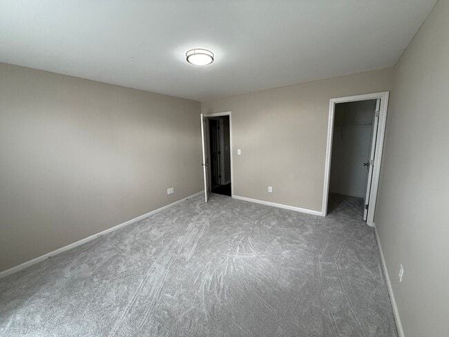 Building Photo - Beautifully Renovated Home in Trussville City Schools – Fireplace & 2-Car Garage