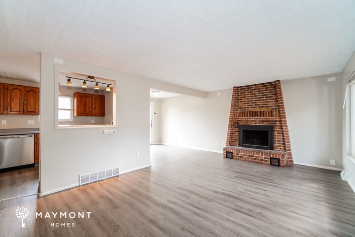 Building Photo - 3472 Green Meadows St