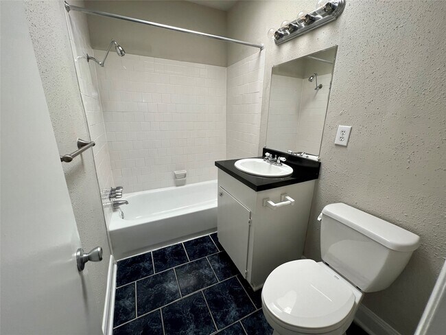 Building Photo - 219 Marshall St