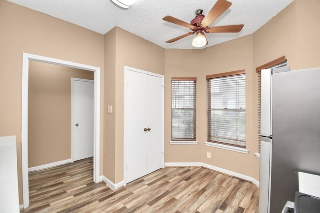 Building Photo - 12400 Brookglade Cir