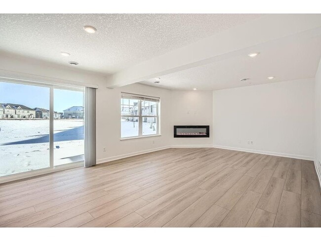 Building Photo - 1082 Jubert Dr