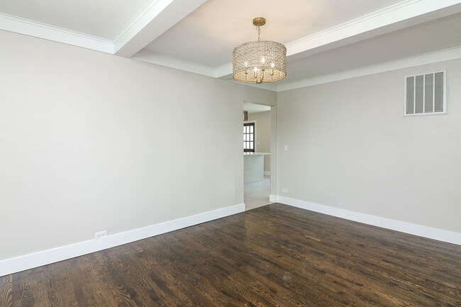 Building Photo - 4N150 5th Ave