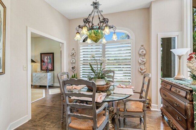 Building Photo - Spectacular Sea Pines Home - Marsh/Water Views!