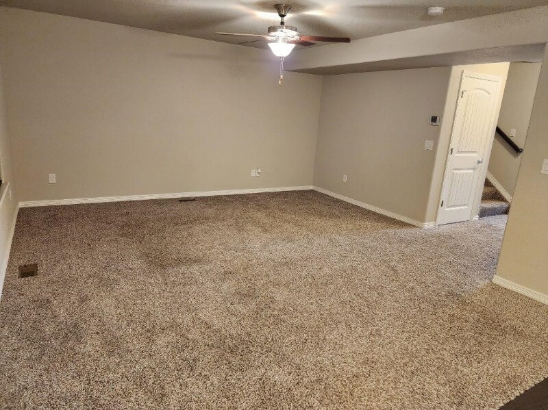 Building Photo - 6527 Chaplin Dr