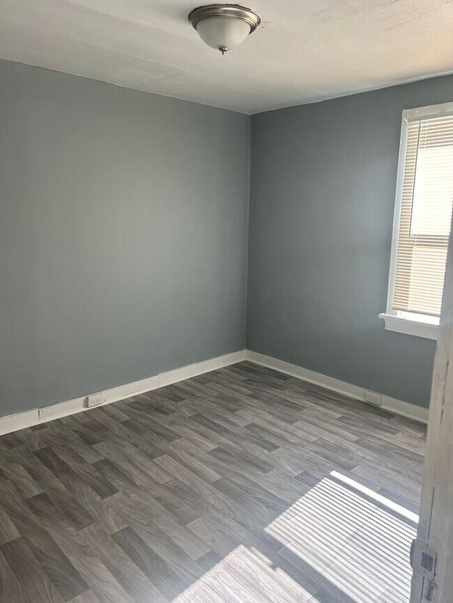 Building Photo - Gorgeous 3 Bed 1 Bath Home For Rent!