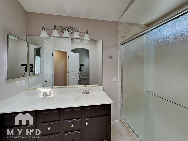 Building Photo - 212 Sandpiper Village Way