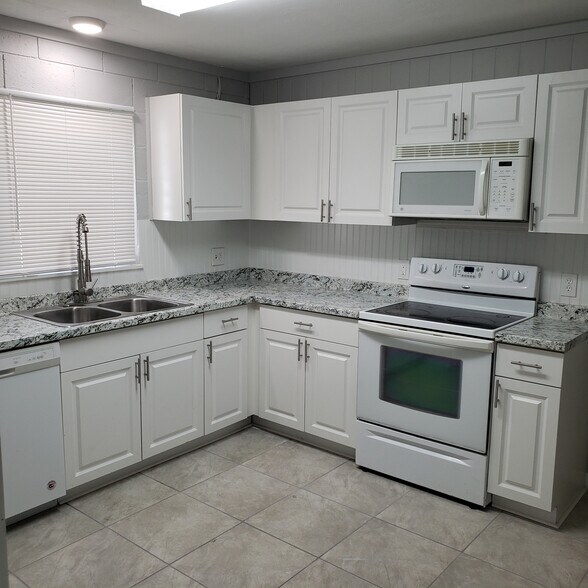 Building Photo - 2061 50th Avenue