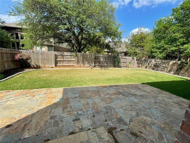 Building Photo - 704 S Frontier Ln