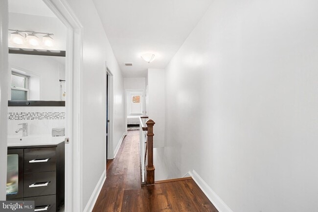 Building Photo - 1236 Snyder Ave