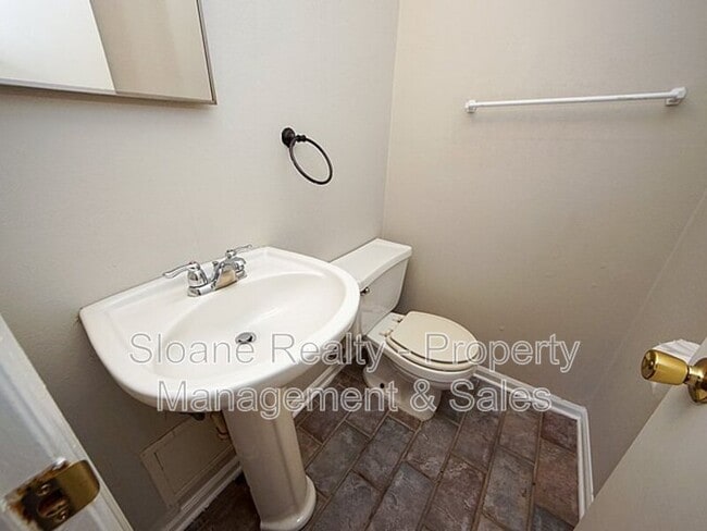 Building Photo - 204 A Miami St
