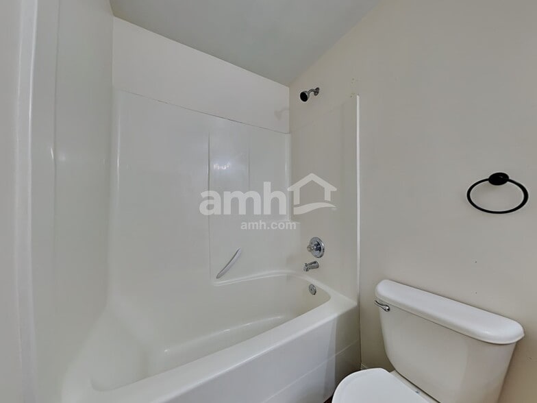 Building Photo - 18012 73rd Ave E