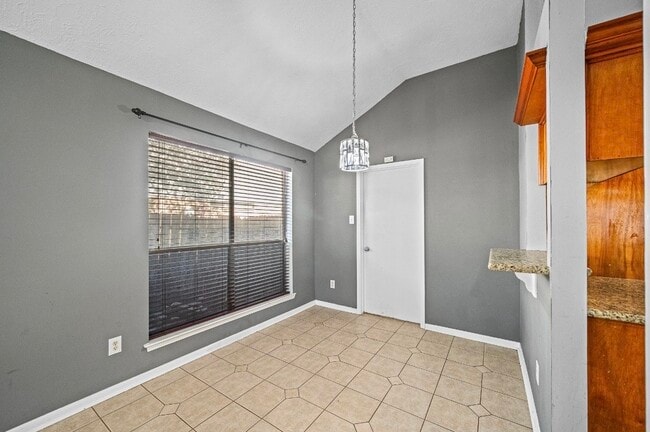 Building Photo - 22018 Silver Lode Dr