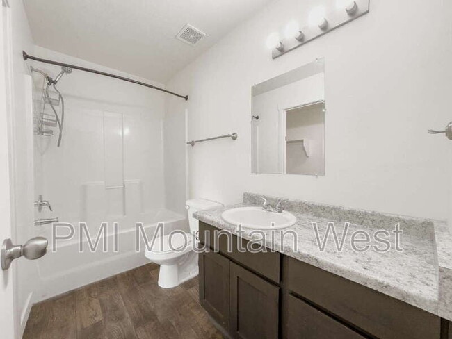 Building Photo - 641 N 30 E