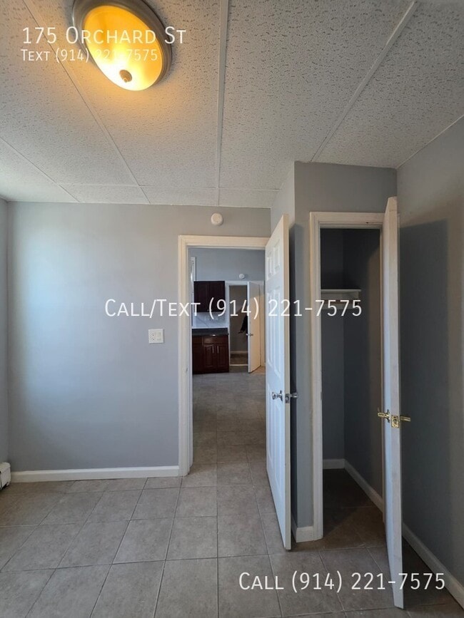 Building Photo - 175 Orchard St