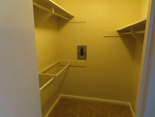 Building Photo - Updated Two Bedroom Condo in Fashion Valley / Mission Valley