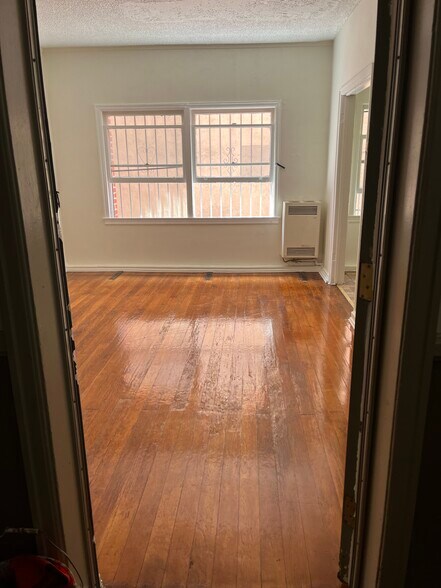 Original hardwood floors - 545 S Hobart Blvd
