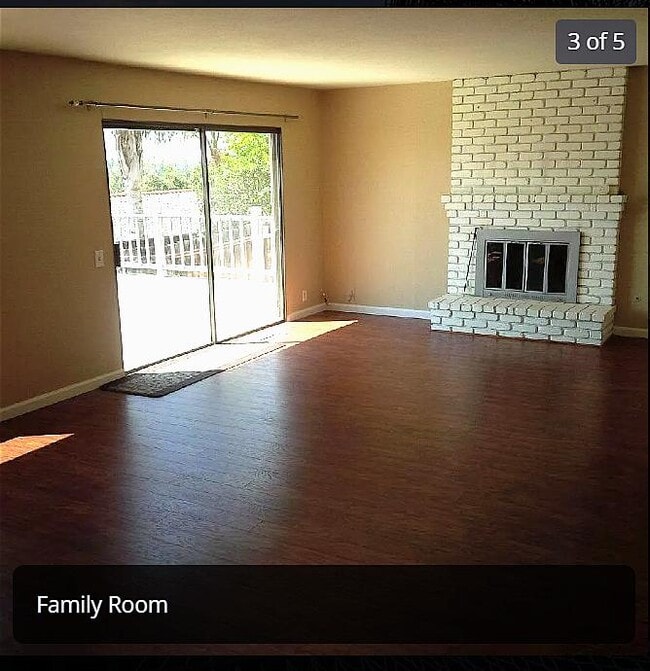 Building Photo - 16755 Cerro Vista Dr