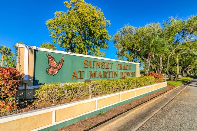 Building Photo - 3681 SW Sunset Trace Cir