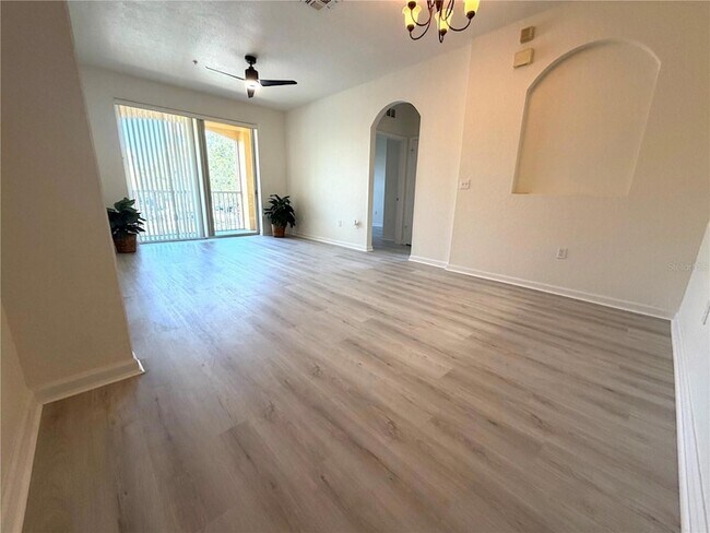 Building Photo - 6335 Contessa Dr