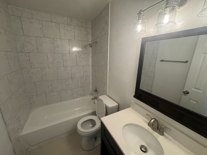 Building Photo - 110 N 26th St