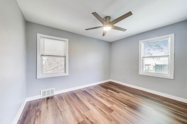Building Photo - 4118 Prairie Ave