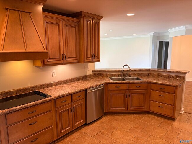 Building Photo - 304 Bellingrath Dr SW