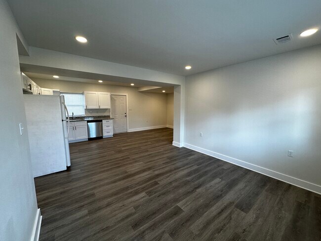 Main Living/Dining/Kitchen - 3300 Nashville Ave