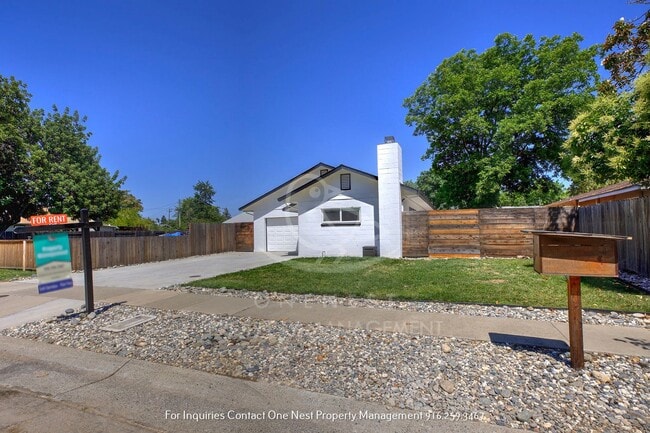 Building Photo - Great Tahoe Park home, 3 bedroom with 1 ba...