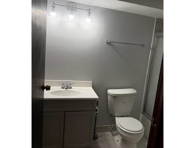 Building Photo - 280 Shorewood Dr