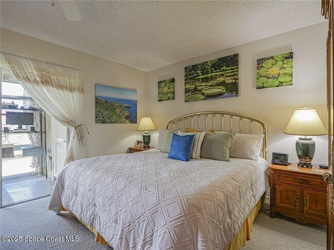 Building Photo - 1 Vista Palm Ln