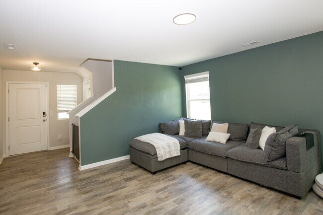 Building Photo - "Charming 3-Bed Oasis with 2.5 Baths on Century Lane, Cameron – Spacious 1744 sq. ft. Retreat!"