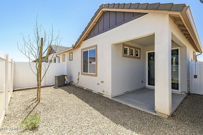 Building Photo - 17365 Rd