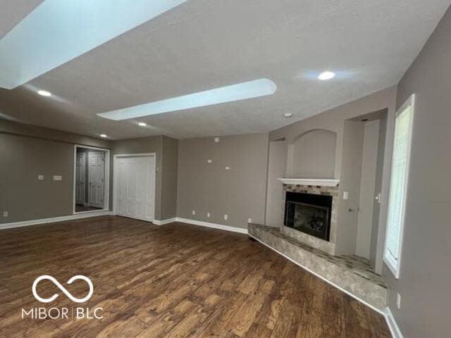 Building Photo - 945 Fox Hill Dr