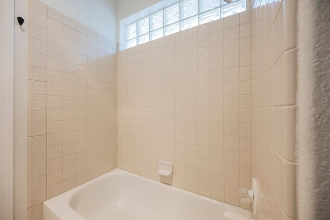 Building Photo - Luxury Home located in Henderson