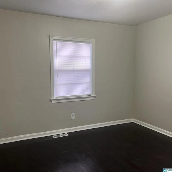 Building Photo - 4920 Ave I