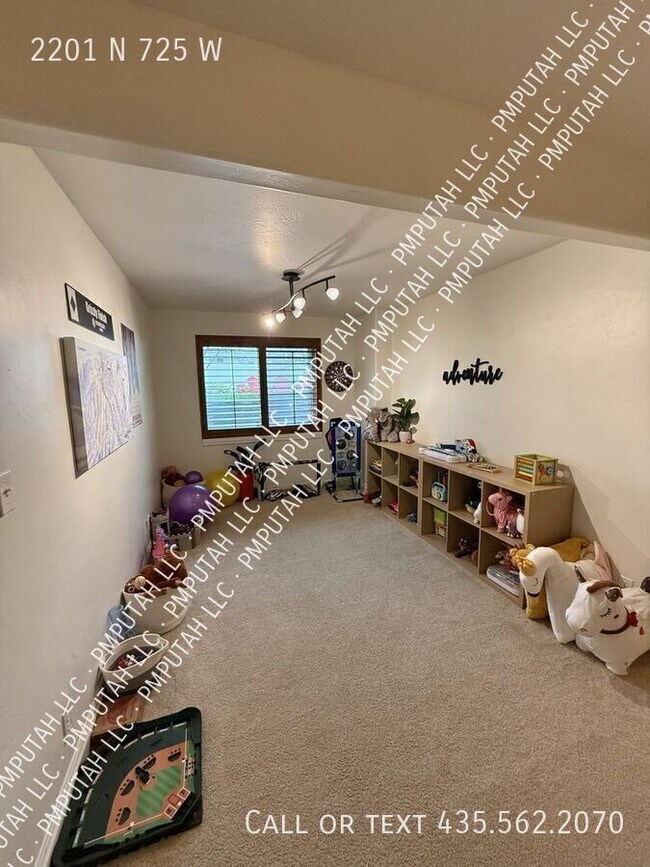 Building Photo - 2201 N 725 W