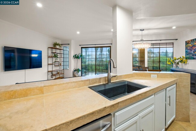 Building Photo - 30 Eagle Lake Pl