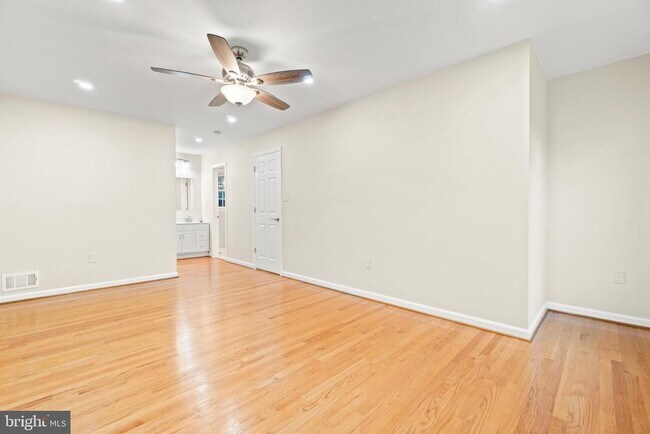 Building Photo - 1830 Clifdale Ct